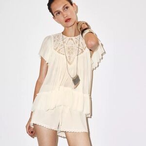 EMBROIDERED FLOWY BLOUSE
Zara Cream Sheer Blouse with Lace Detail